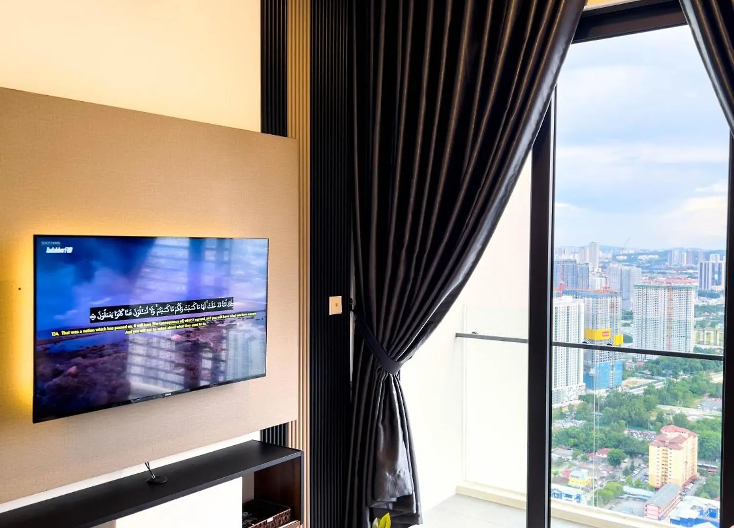 Premier Stay Kl - Bangsar South - King Bed - Work Space - Near Lrt, Ve, Conexxion Kuala Lumpur